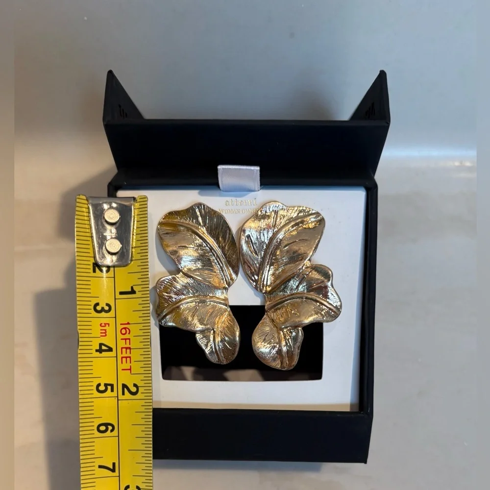 New in box. Gold tone Leaf Earrings by Aterri. Elevates any outfit! Not heavy. - Picture 4 of 8